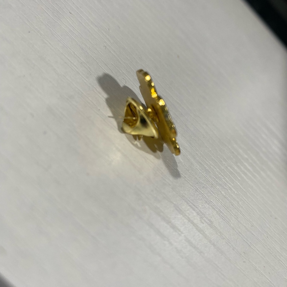 Green Clover Pin - Picture 3 of 3